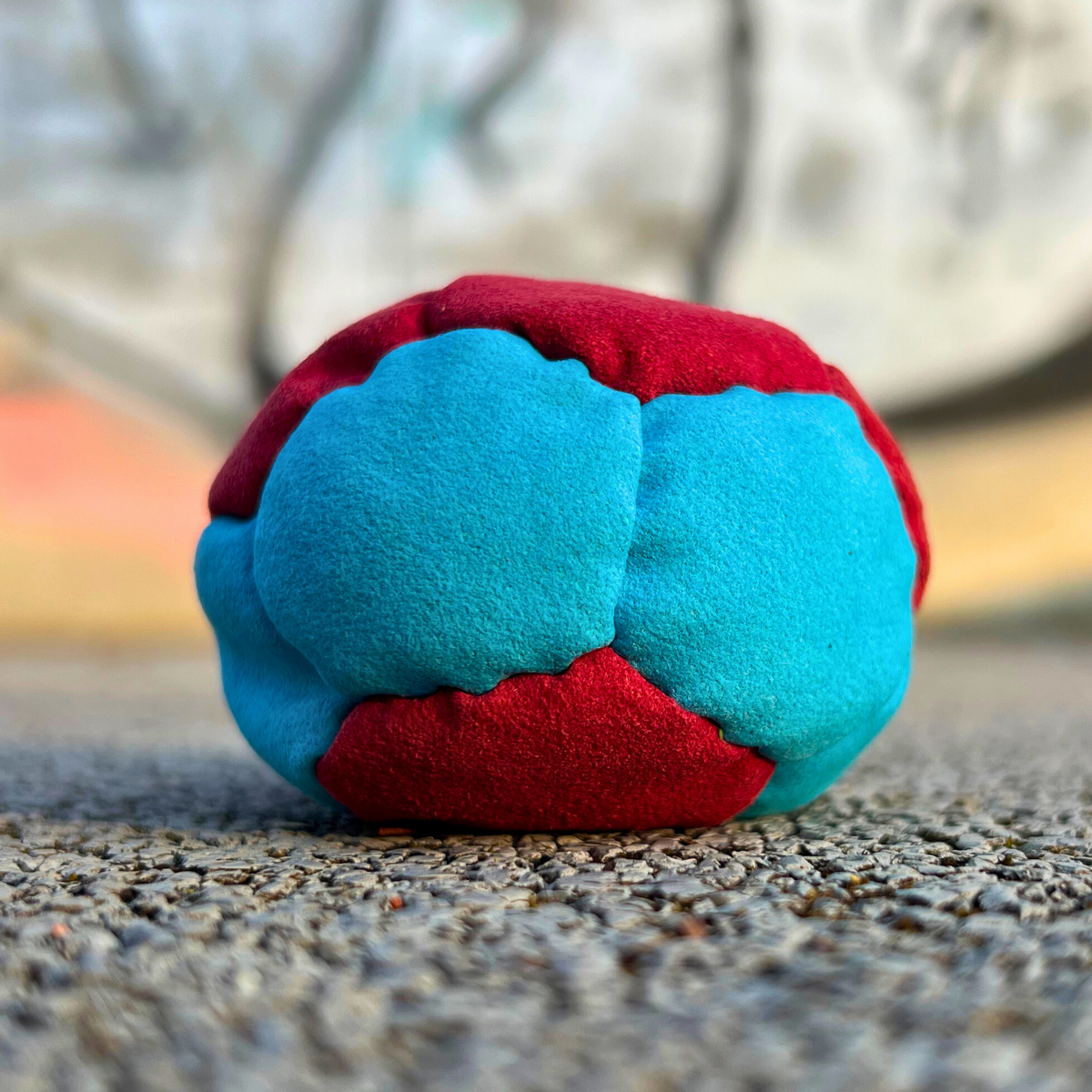 12 Panels Footbag mit Kunststoffgranulat – Crazy Sack Kickball & Stoffball 02