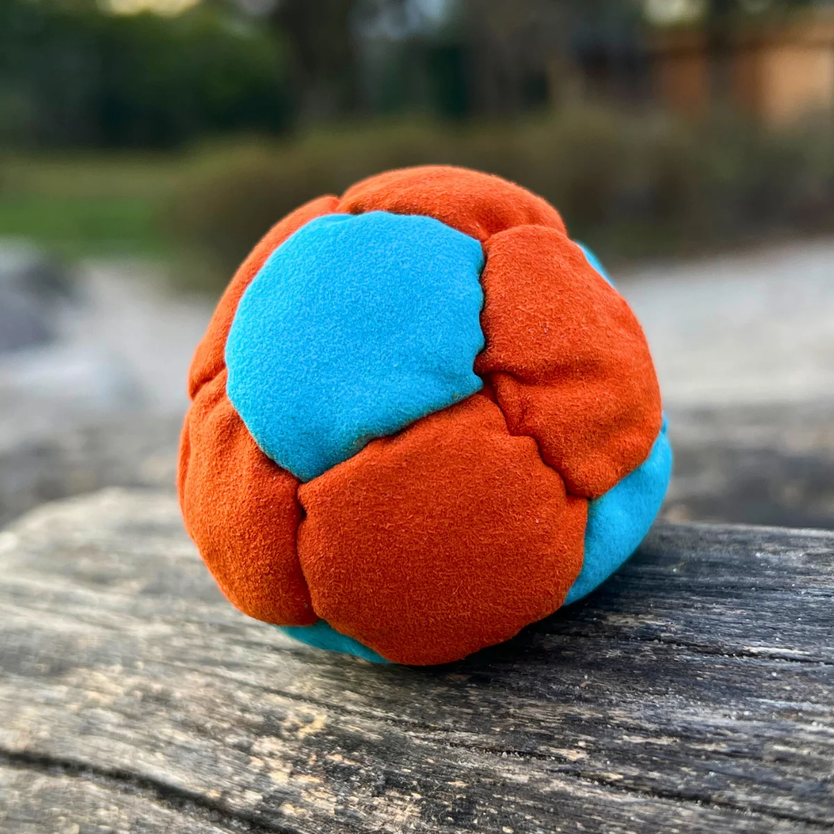 12 Panels Footbag mit Sandfüllung – Crazy Sack Stoffball & Kickball 03