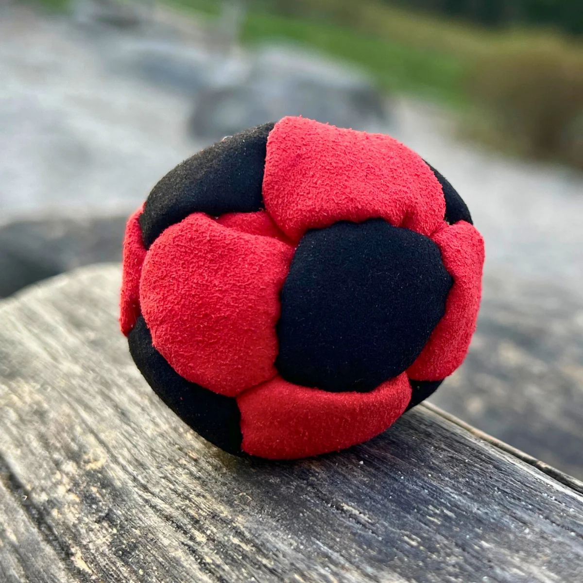 14 Panels Footbag mit Metallkugelfüllung – Crazy Sack Stoffball & Kickball 03