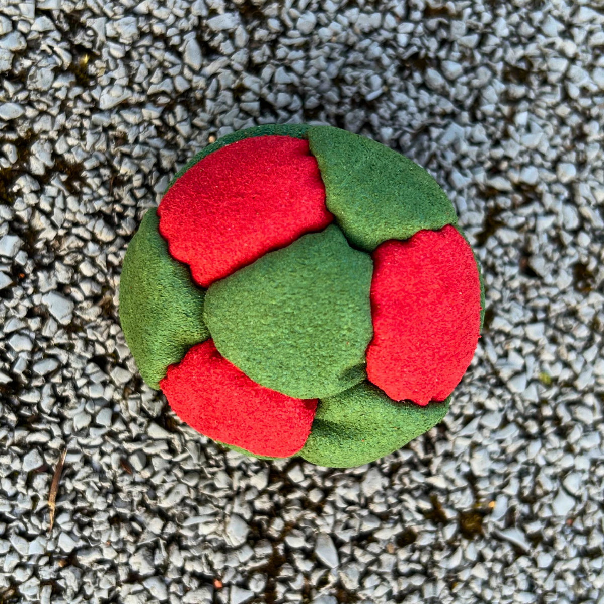14 Panels Footbag mit Sandfüllung – Crazy Sack Stoffball & Kickball 02