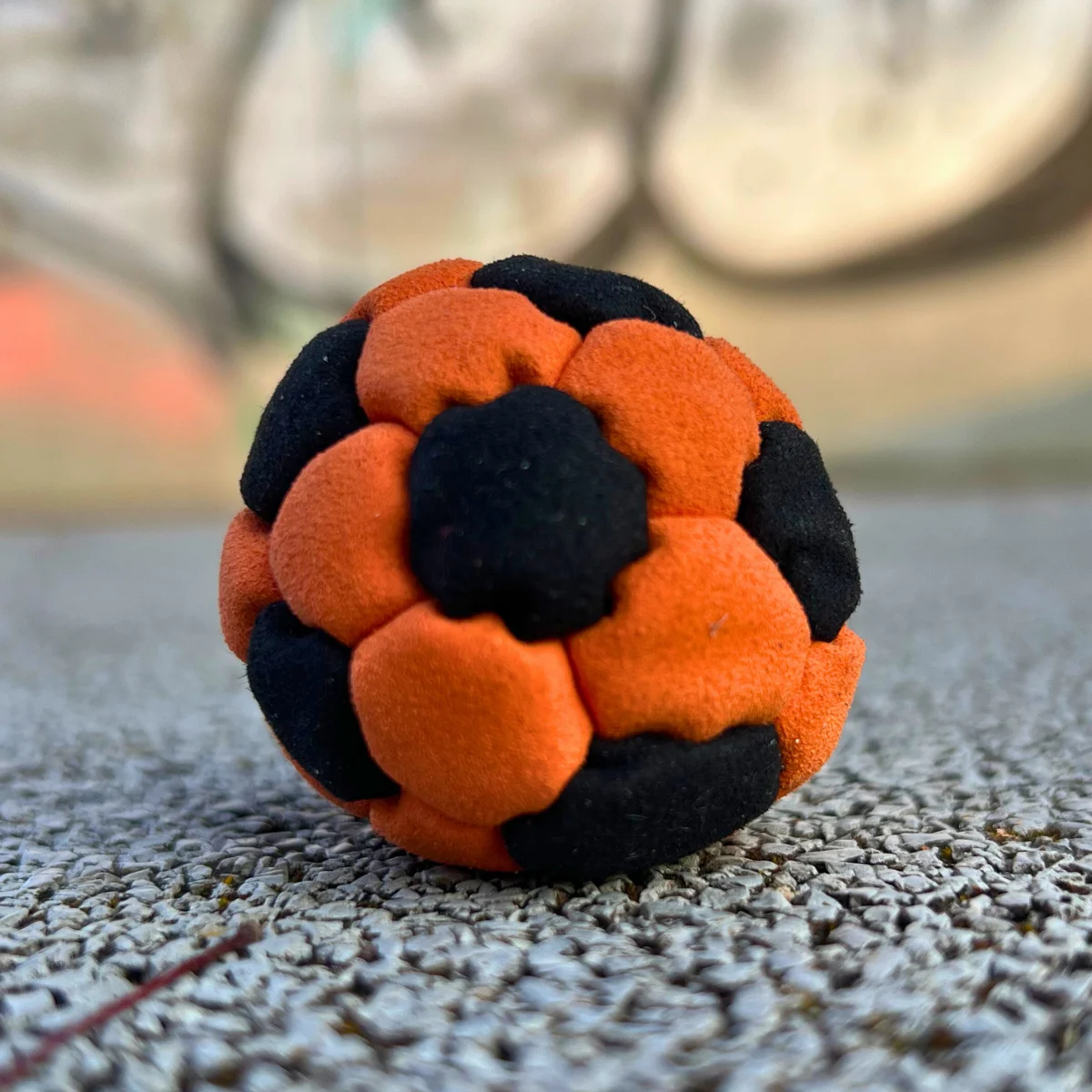 32 Panels Footbag mit Kunststoffgranulat – Crazy Sack Stoffball & Kickball für Freestyle 02