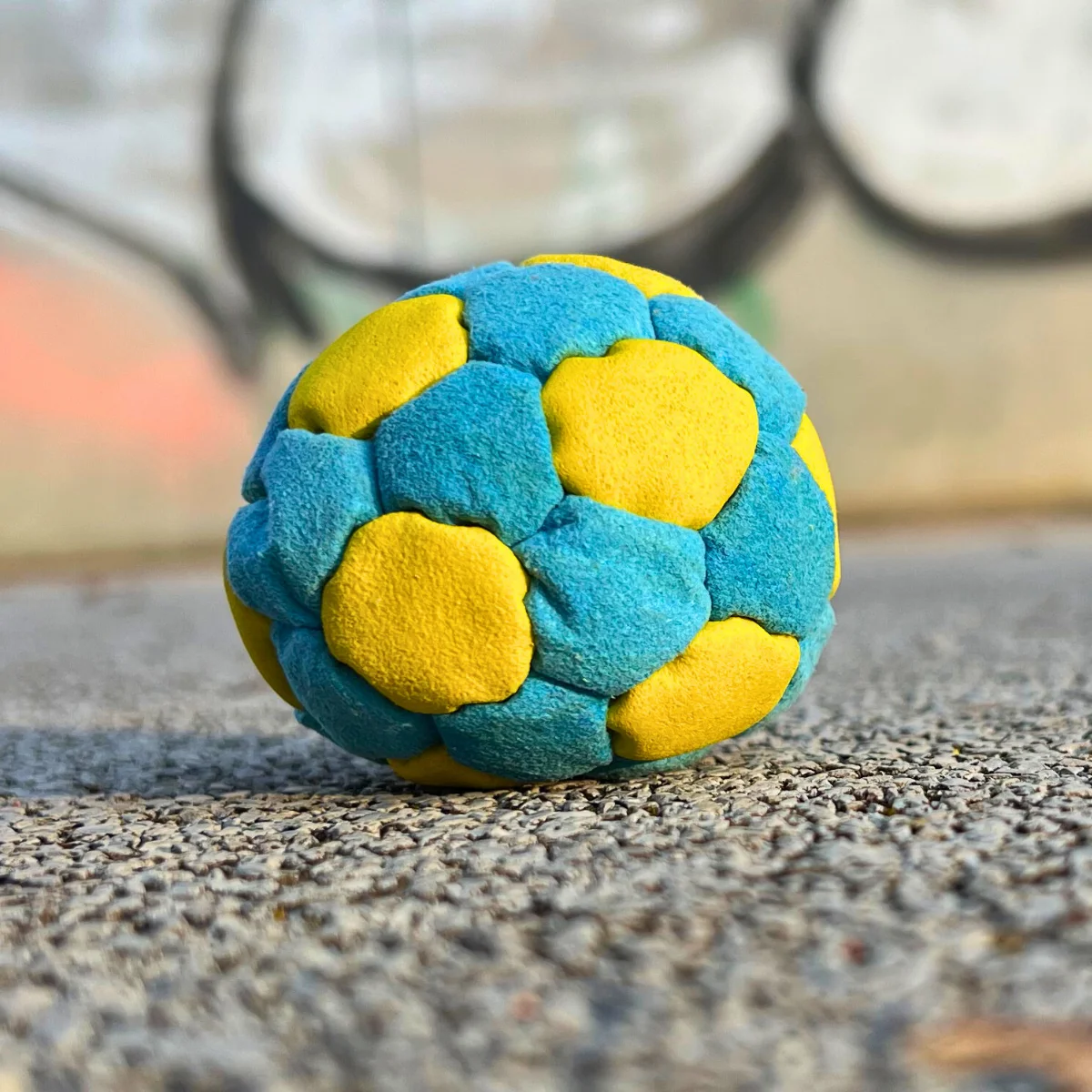 32 Panels Footbag mit Sandfüllung – Crazy Sack Kickball & Jonglierball 02