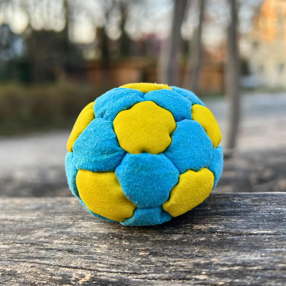 32 Panels Footbag mit Sandfüllung – Crazy Sack Kickball & Jonglierball 03