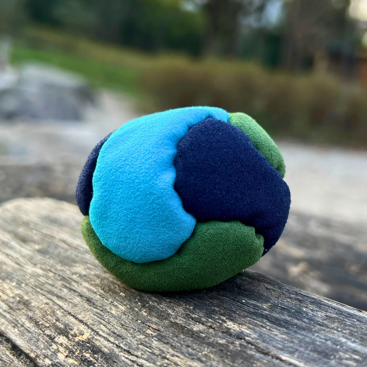 6 Panels Footbag mit Kunststoffgranulat – Crazy Sack Kickball & Stoffball für Freestyle 03