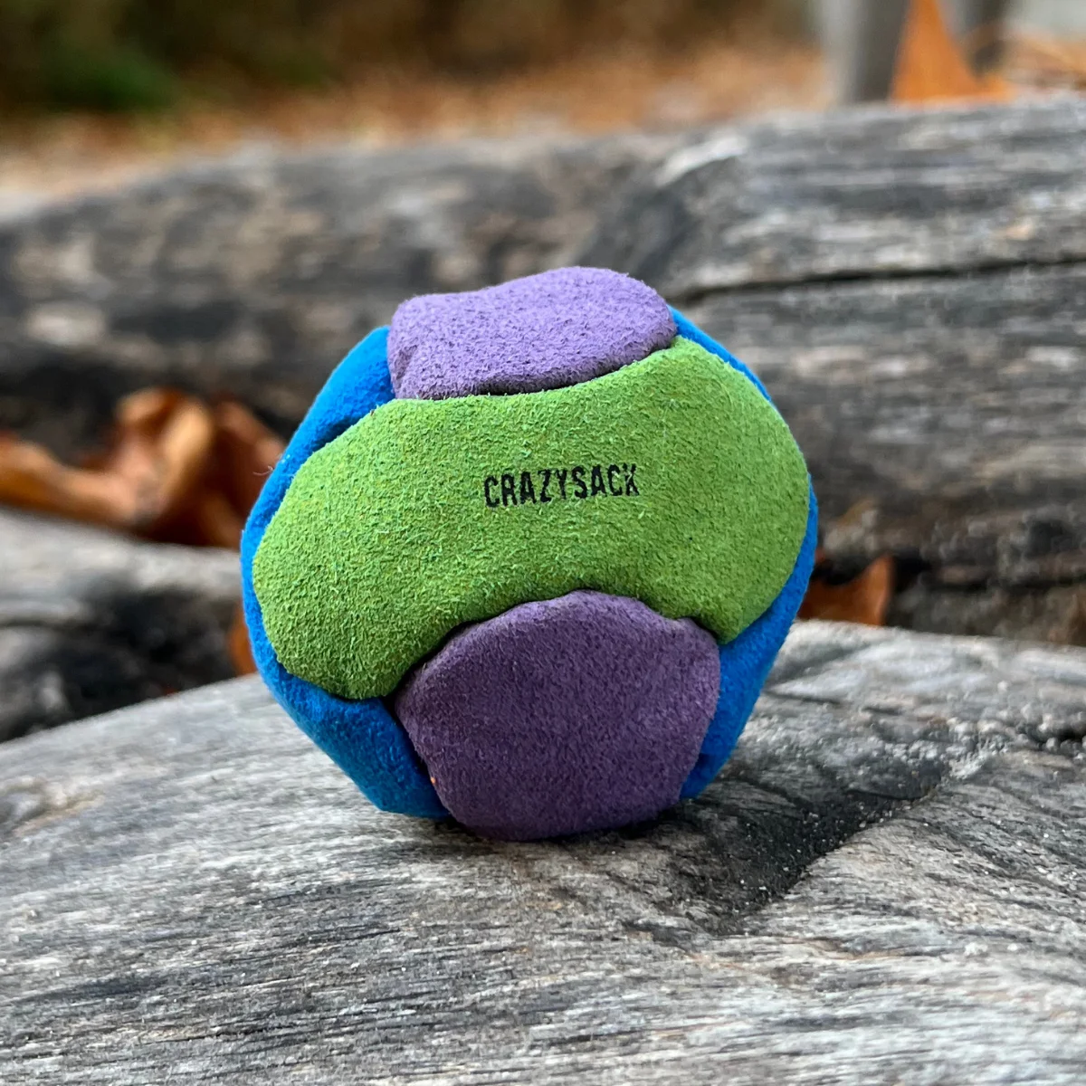 6 Panels Footbag mit Sandfüllung – Crazy Sack Jonglierball & Kickball (grün-lila-blau) – Bild 2