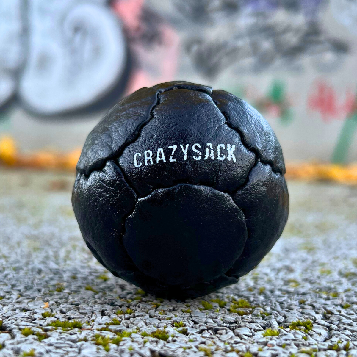 CRAZYSACK 14-Panel Netbag auf Betonboden – professioneller Netzball mit Kunststoffgranulat-Füllung